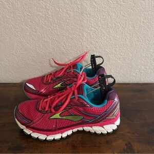 Brooks Women's Sneakers - Pink and Teal